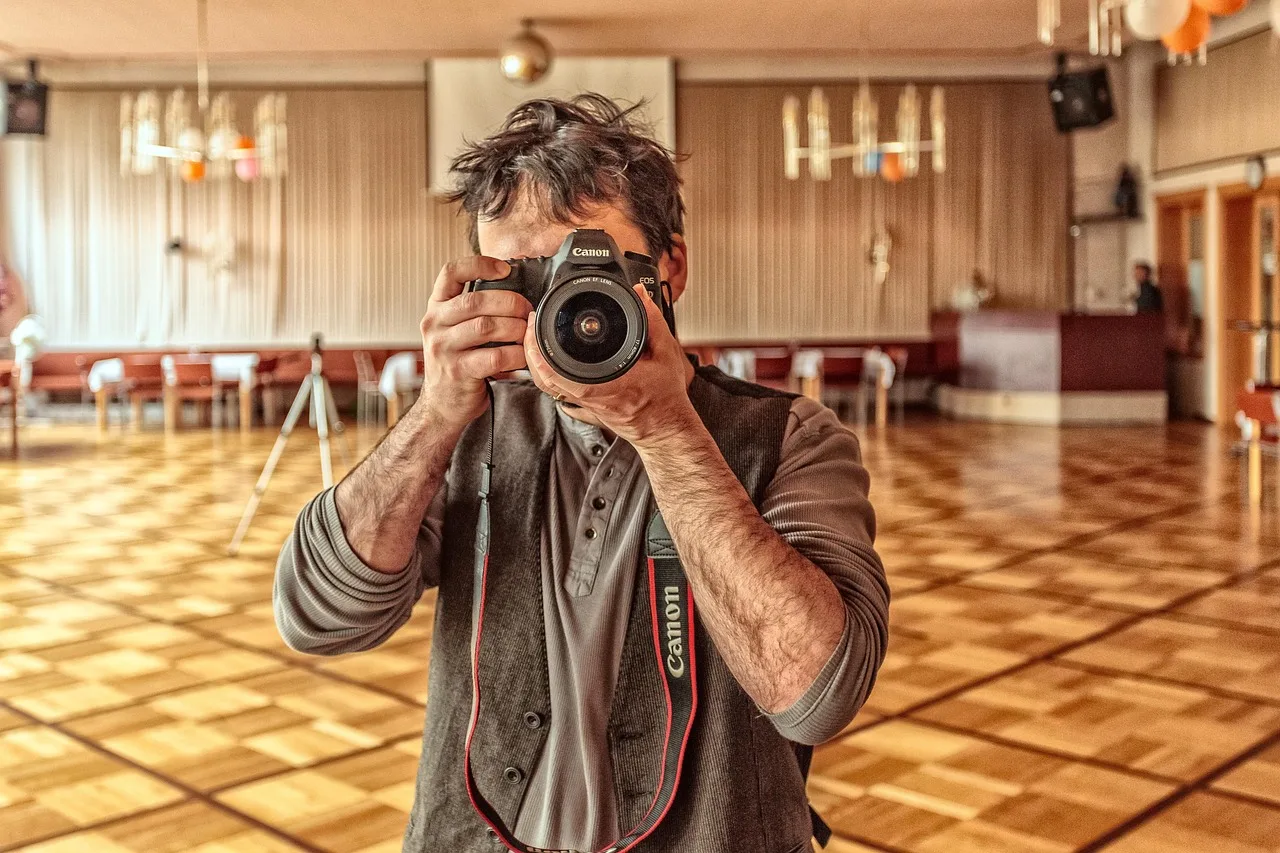 photographer, camera, taking photos, lens, recording, photo, focal length, man, tripod, digital, shot, person, hand, photography, snap, picture, reflection, paparazzo, digital single-lens reflex camera, photo shoot, kleinbild film, selfie, photographer, photo shoot, photo shoot, selfie, selfie, selfie, selfie, selfie. How FTC endorsement guides shape US UGC sponsorship contracts