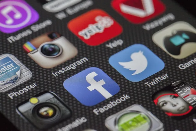 phone, display, apps, applications, screen, phone applications, mobile phone, smartphone, cellphone, phone screen, phone display, twitter, facebook, instagram, multimedia, social media, social network, social networking, mobile, facebook, social media, social media, social media, social media, social media. 3 parts of UGC creator audience growth, explained