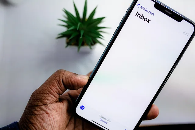 smartphone, hand, inbox, empty, mailbox, digital, mobile phone, screen, lcd, inbox, inbox, inbox, inbox, inbox, lcd. UGC creator cold email compliance: CAN-SPAM rules for US pitches