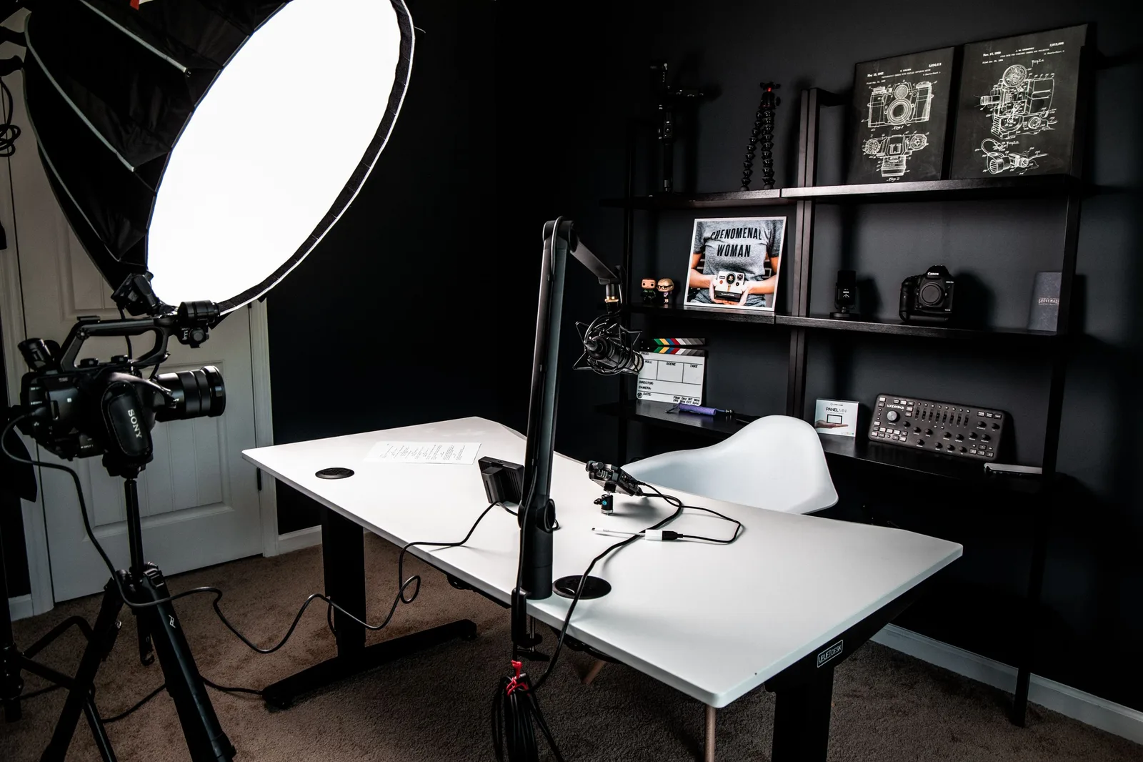 A stylish indoor vlogging studio equipped with professional lighting and camera setup. UGC creator portfolio thresholds: what US brand reviewers check before a brief